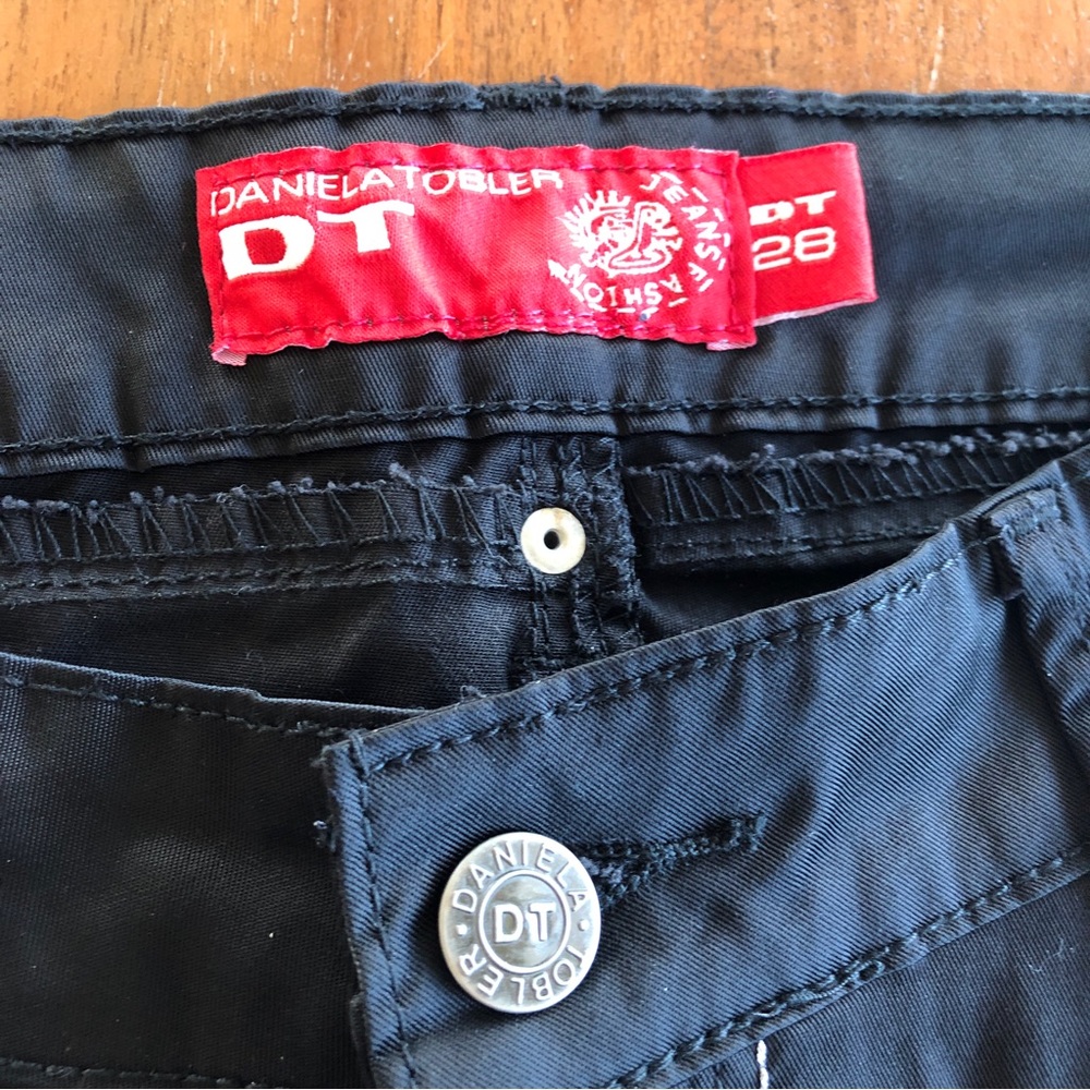 DT Jeans By Daniela Tobler Black Coated Low Rise Straight Leg Sz 28 - NWT - Picture 6 of 11